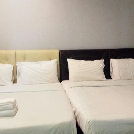 D Lima Beach Inn Pantai Cenang  Εξωτερικό φωτογραφία