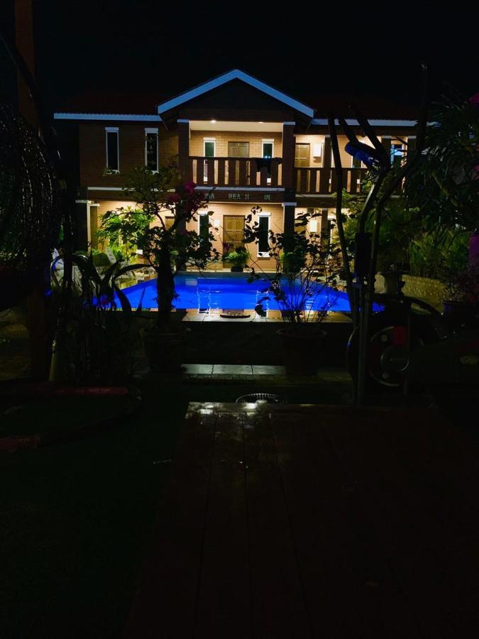 D Lima Beach Inn Pantai Cenang  Εξωτερικό φωτογραφία